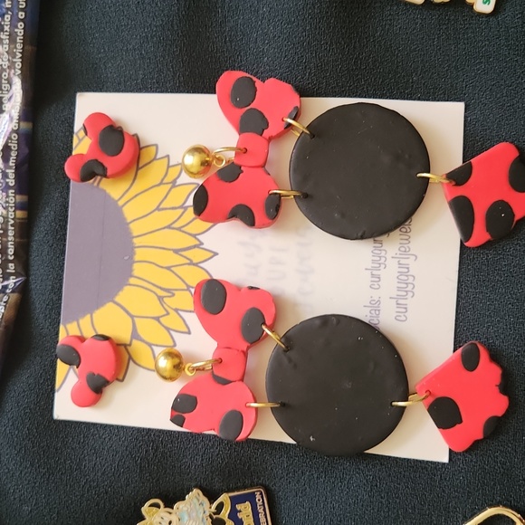 BID: Disney Pin Bundle - Picture 3 of 4